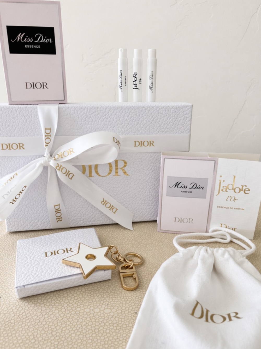 DIOR 5 Piece Boxed Gift Set (Keychain + Par Discovery Set)